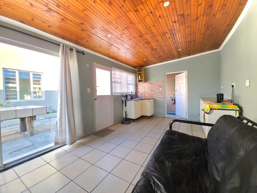 5 Bedroom Property for Sale in Hawston Western Cape